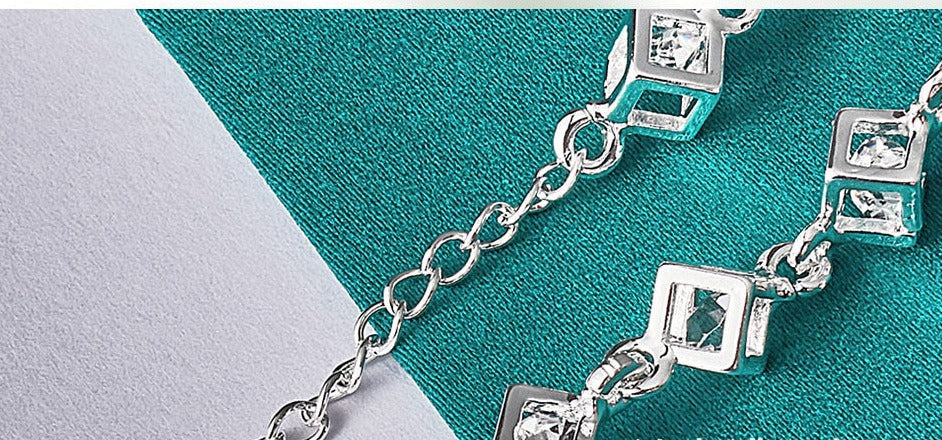 Versatile Square Link Bracelet for Women's Everyday Wear [Low stock]