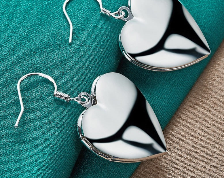 Sentimental charm and elegant style -heart-shaped charm Earring [low stock]