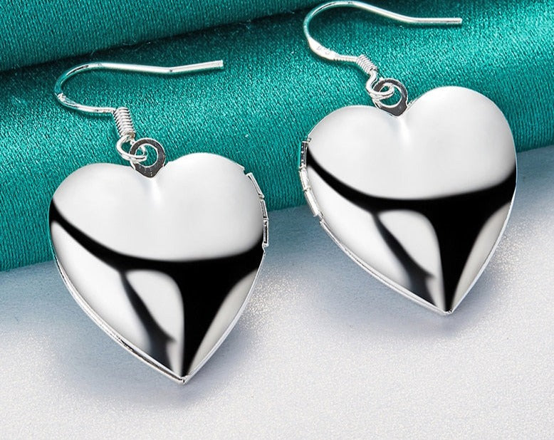 Sentimental charm and elegant style -heart-shaped charm Earring [low stock]